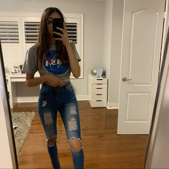 Fashion Nova Distressed Skinny Jeans - 00 - Picture 2 of 4